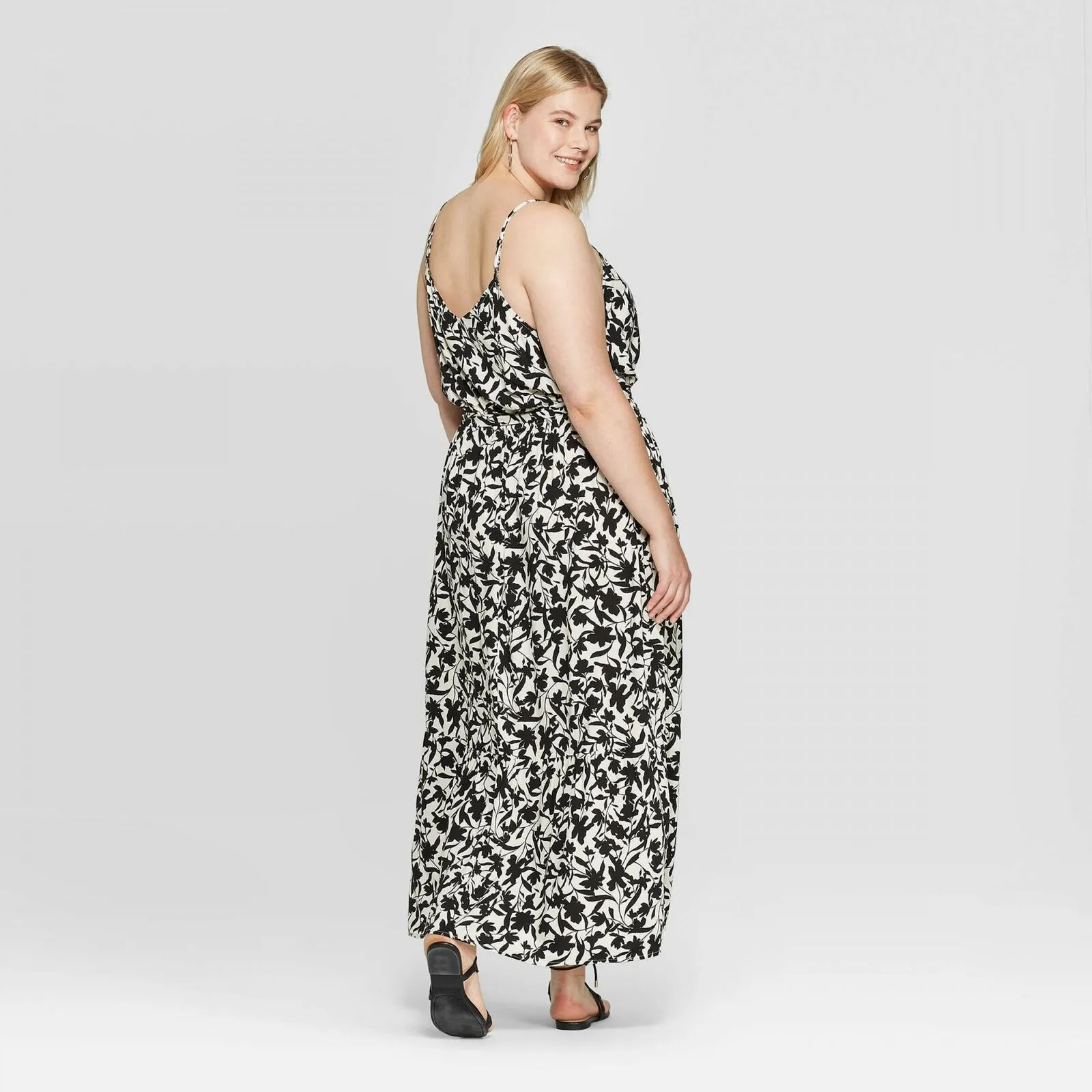 Ava & Viv Women's Plus Size Sleeveless V-Neck Maxi Dress