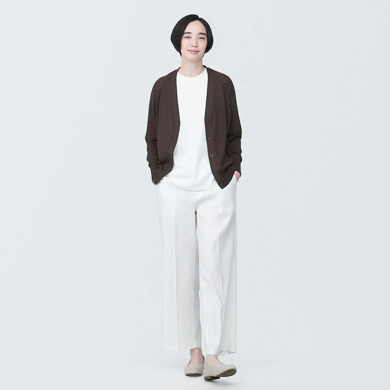 Shape-Keeping V-Neck Wide Cardigan