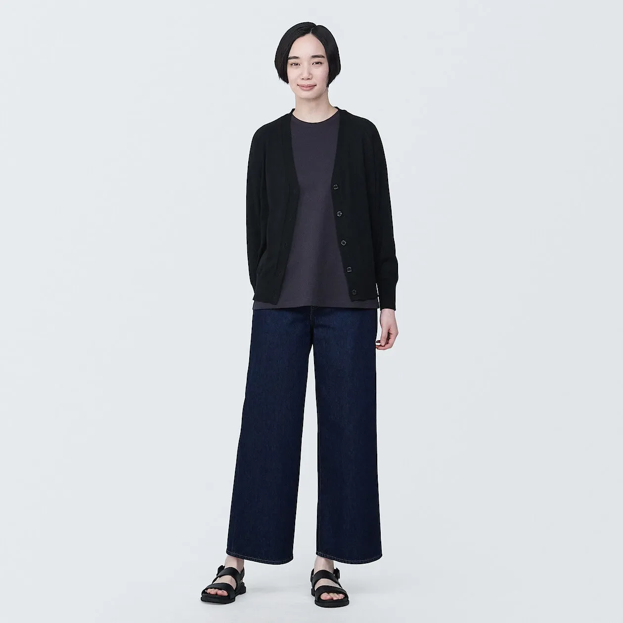 Shape-Keeping V-Neck Wide Cardigan