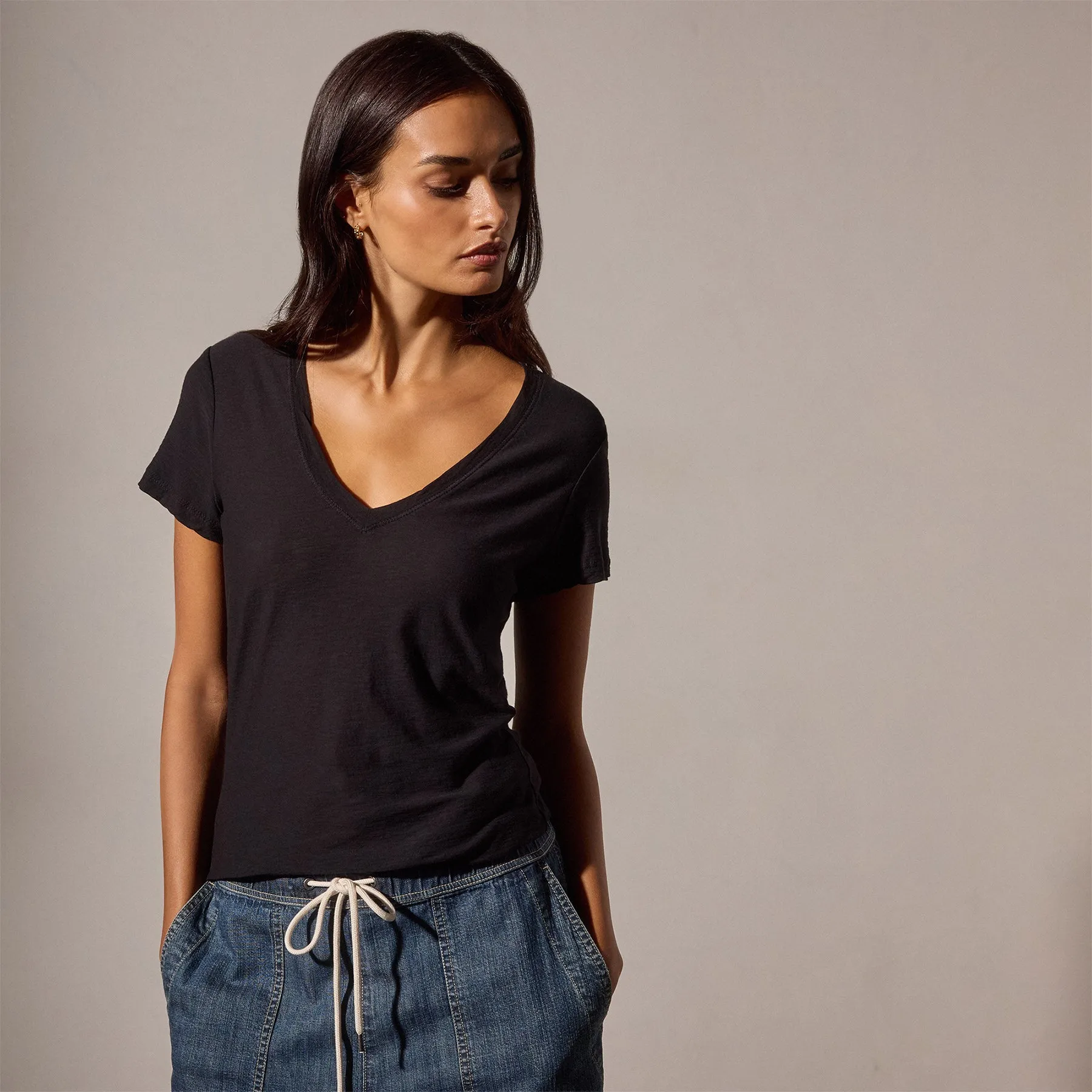 Sheer Slub Casual V Neck - Black