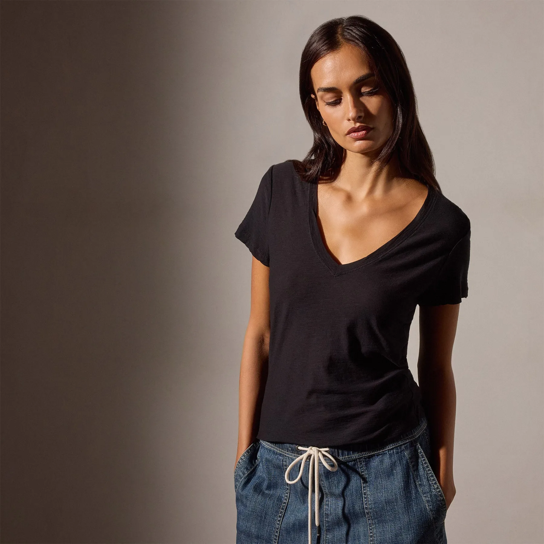 Sheer Slub Casual V Neck - Black