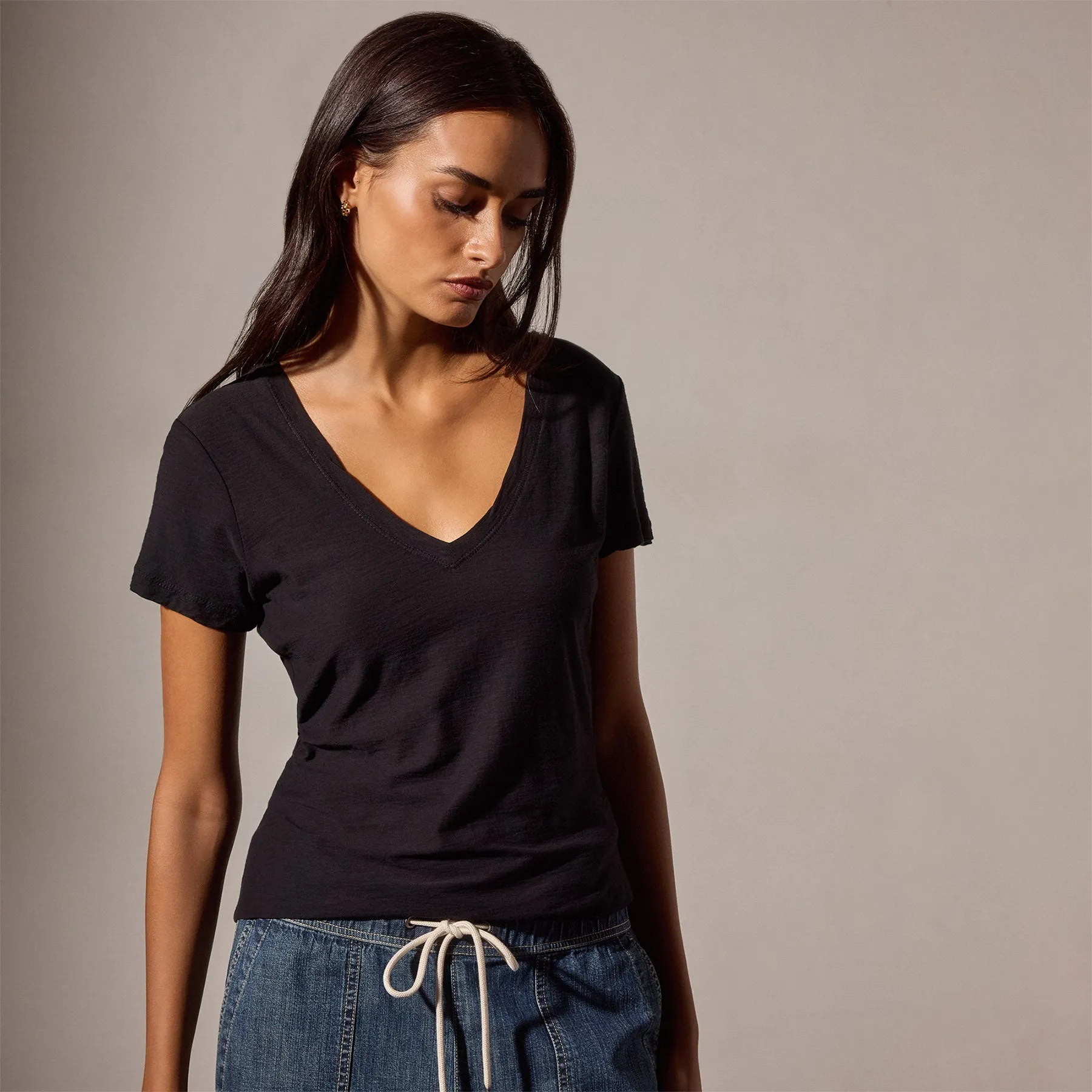 Sheer Slub Casual V Neck - Black