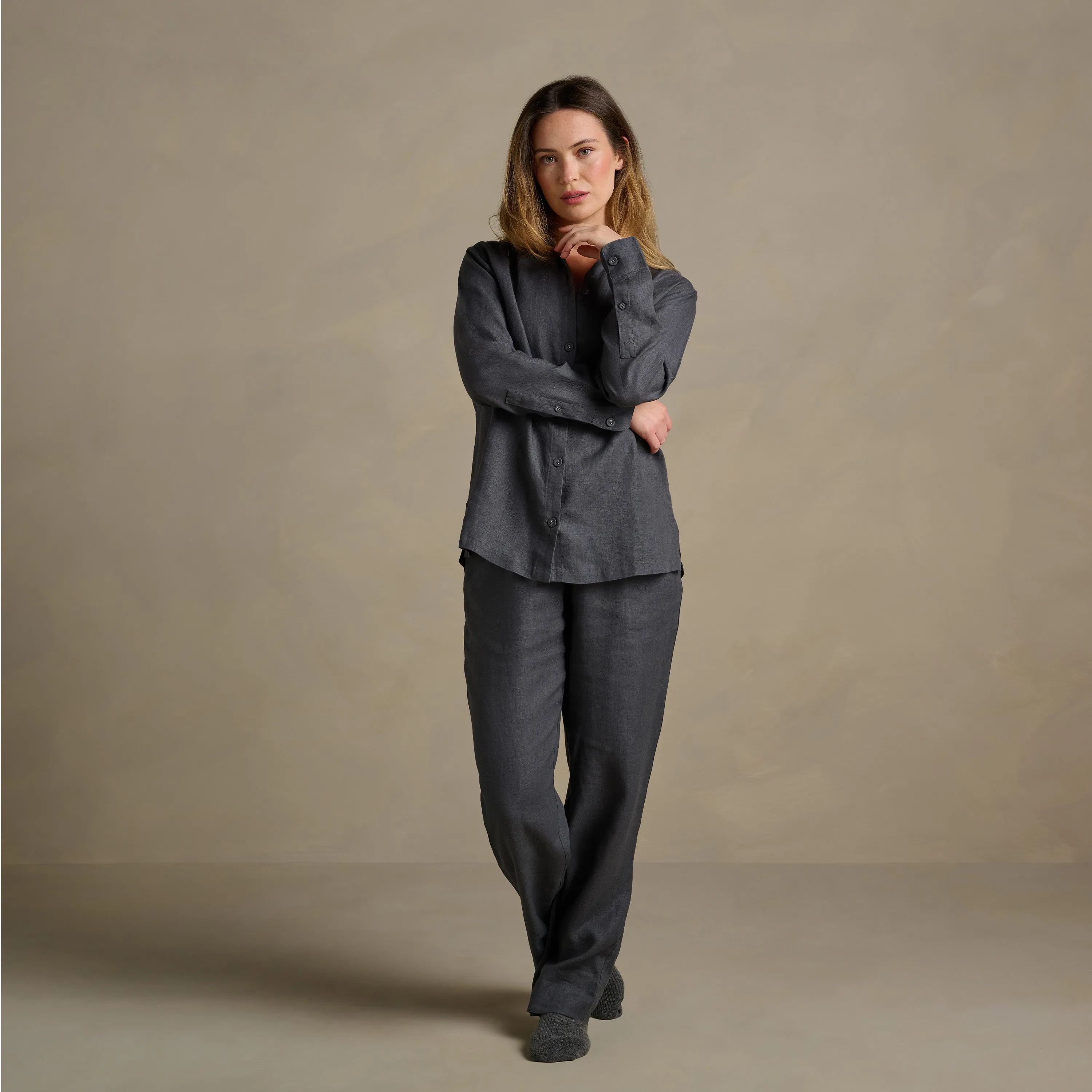 The Women's Linen Shirt - Ink